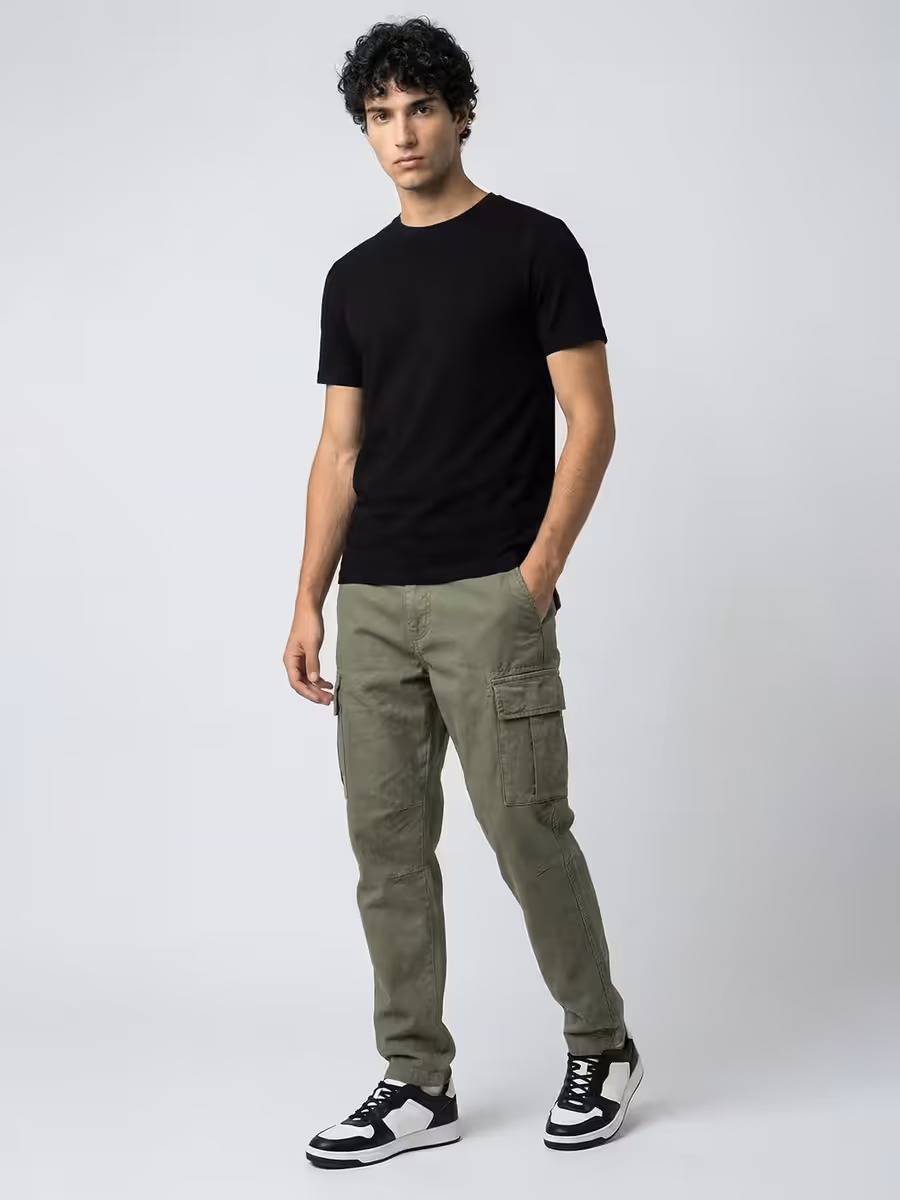 Men's Plain Black Half Sleeve Round Neck T-Shirt 4
